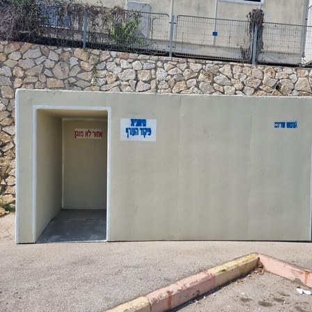 CIVIC 12 precast concrete shelter